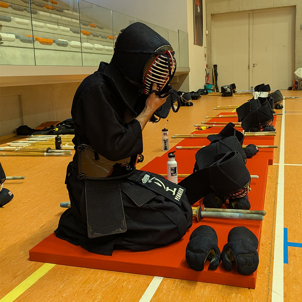 Baptiste met son men avant son combat